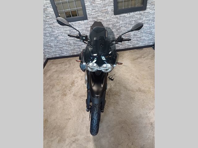 moto-guzzi - v-85-strada
