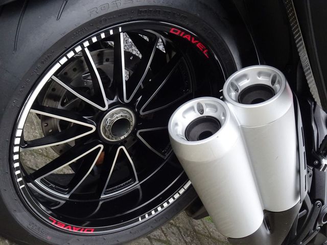ducati - diavel-strada