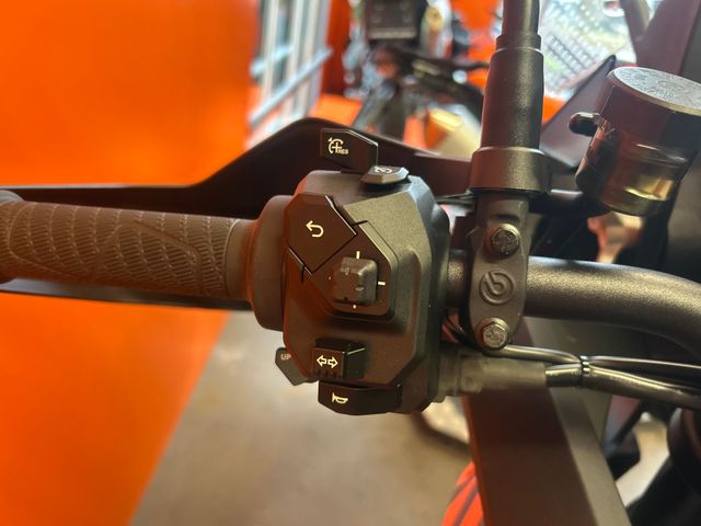 ktm - 1390-super-adventure-s