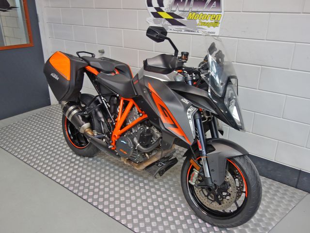 ktm - 1290-super-duke-gt