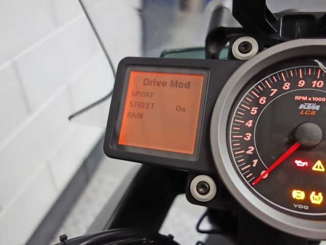 ktm - 1290-super-duke-gt