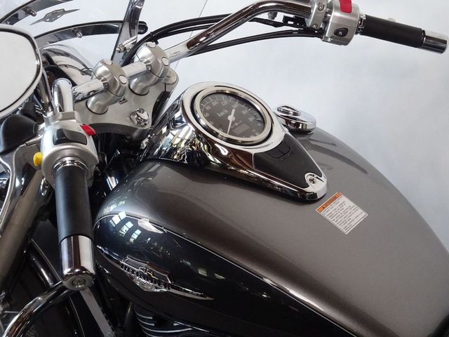 suzuki - c-800-intruder