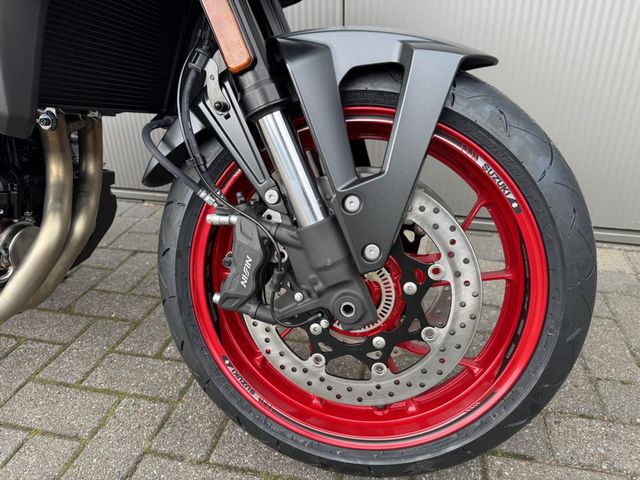 suzuki - gsx-8s