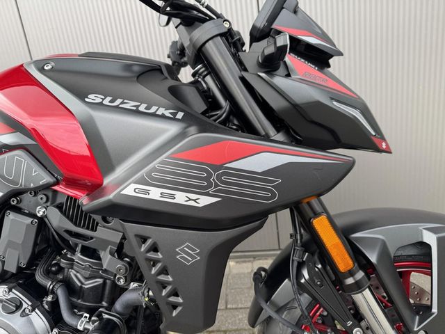 suzuki - gsx-8s