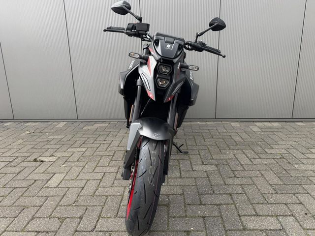 suzuki - gsx-8s
