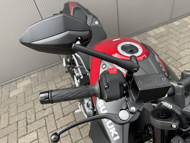 suzuki - gsx-8s