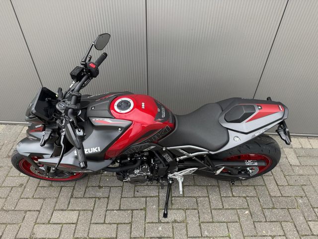 suzuki - gsx-8s