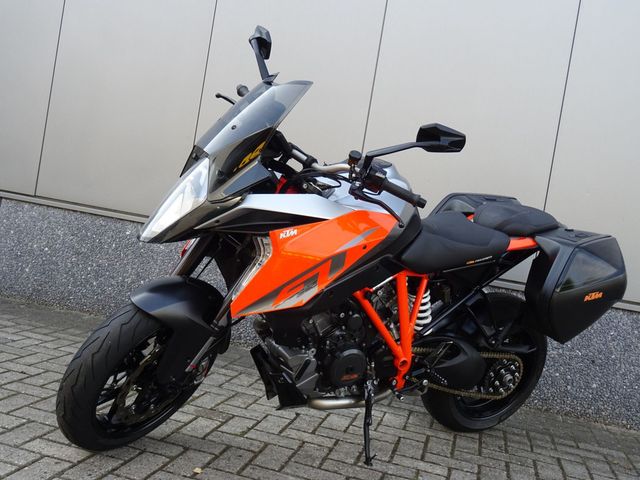 ktm - 1290-super-duke-gt