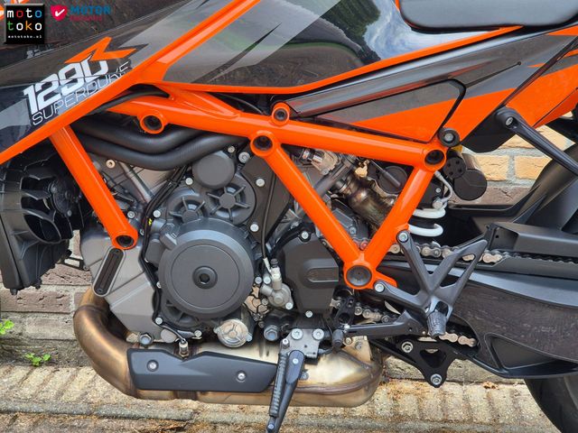 ktm - 1290-super-duke-r-evo