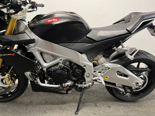aprilia - tuono-v4