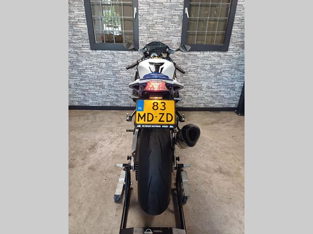 bmw - hp-4
