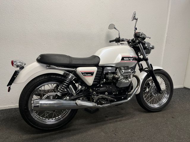 moto-guzzi - v-7-classic