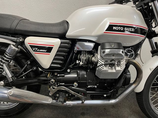 moto-guzzi - v-7-classic