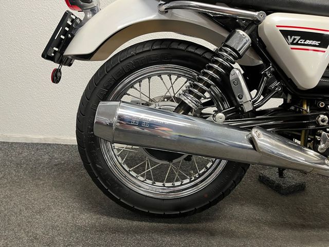 moto-guzzi - v-7-classic