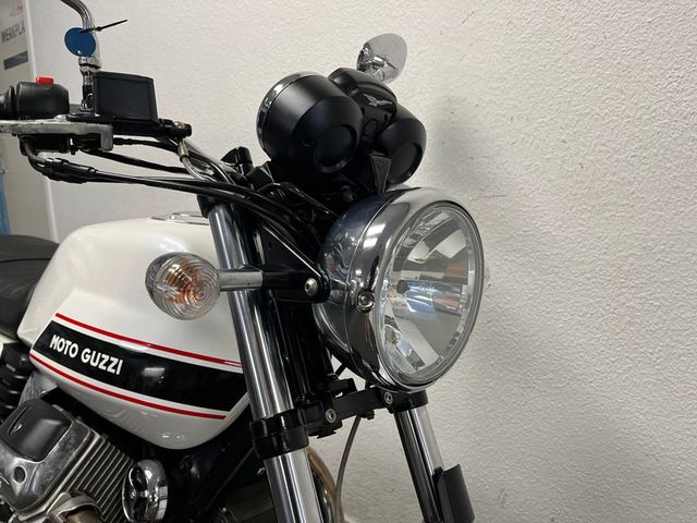 moto-guzzi - v-7-classic