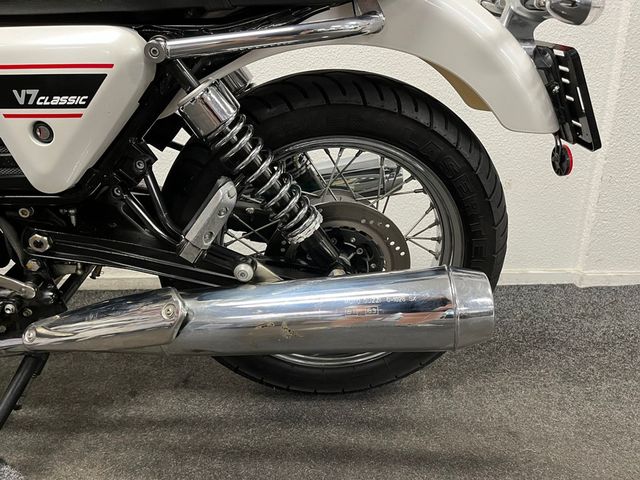 moto-guzzi - v-7-classic