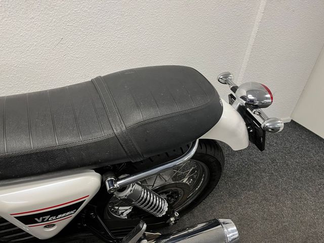 moto-guzzi - v-7-classic