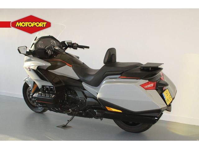 honda - gl-1800-goldwing-bagger