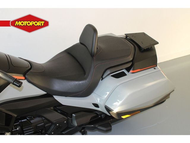 honda - gl-1800-goldwing-bagger