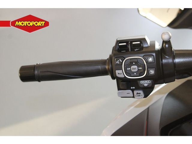 honda - gl-1800-goldwing-bagger