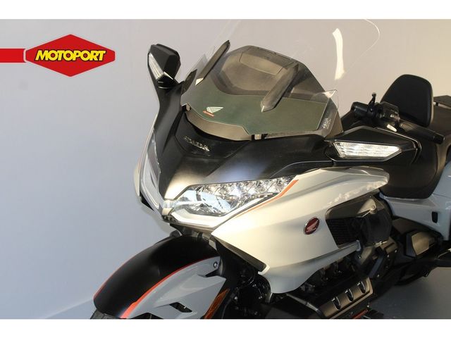 honda - gl-1800-goldwing-bagger