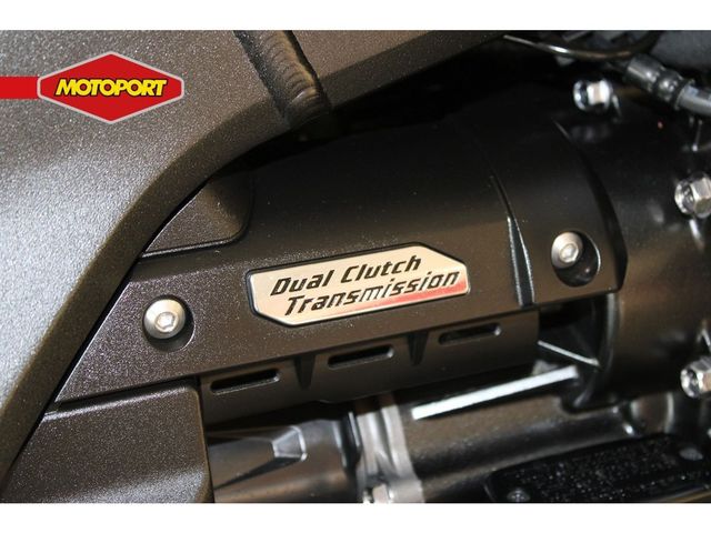 honda - gl-1800-goldwing-bagger