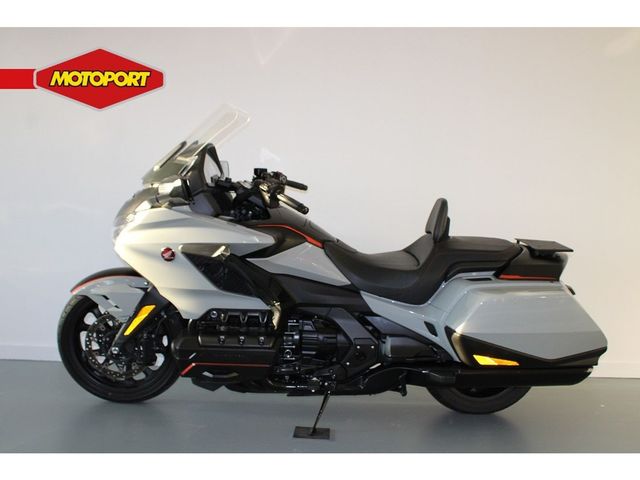 honda - gl-1800-goldwing-bagger