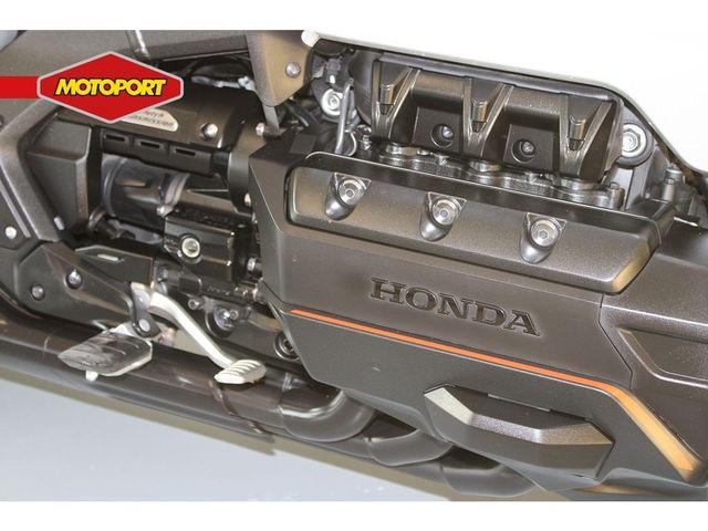 honda - gl-1800-goldwing-bagger