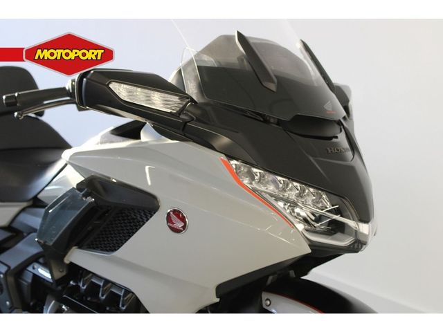 honda - gl-1800-goldwing-bagger