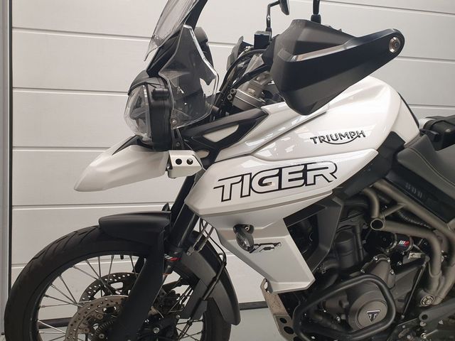 triumph - tiger-800-xca