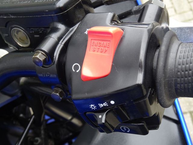 honda - cbr-1100--xx-super-blackbird