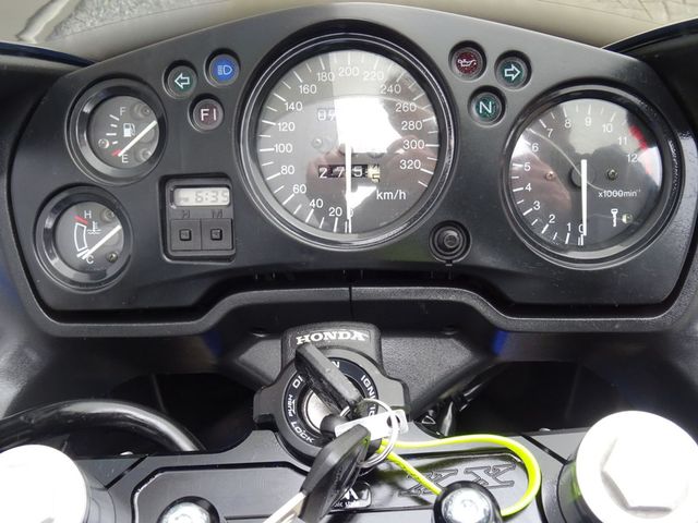 honda - cbr-1100--xx-super-blackbird