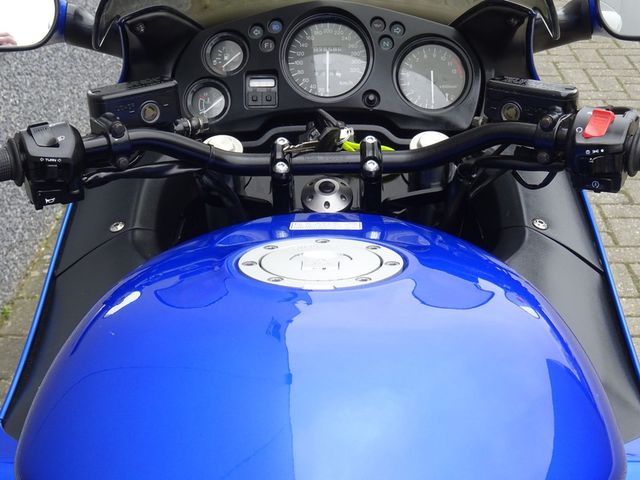 honda - cbr-1100--xx-super-blackbird