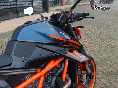 KTM 1290 SUPER DUKE R – foto 4
