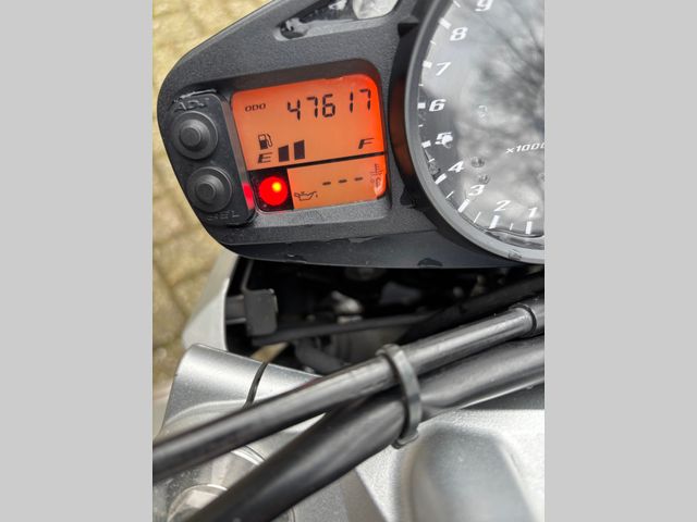 suzuki - gsr-600