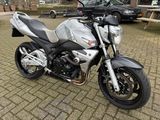 SUZUKI GSR 600