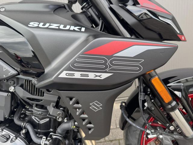 suzuki - gsx-8s