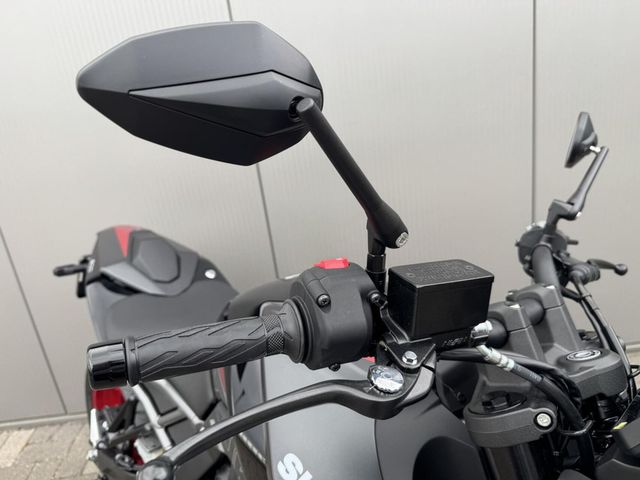 suzuki - gsx-8s