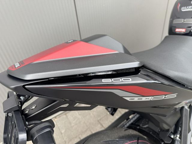 suzuki - gsx-8s