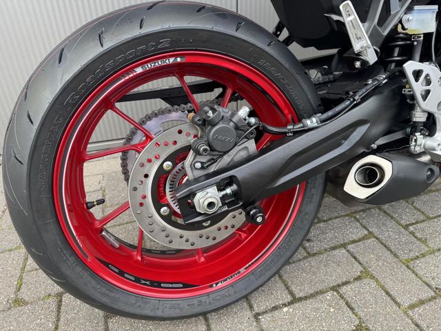 suzuki - gsx-8s