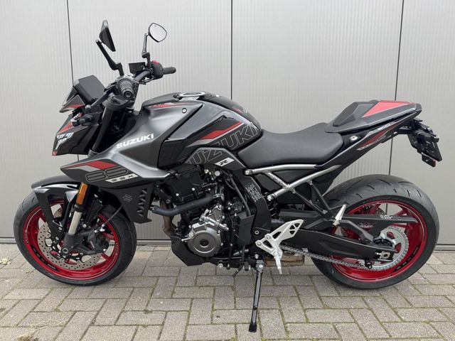 suzuki - gsx-8s