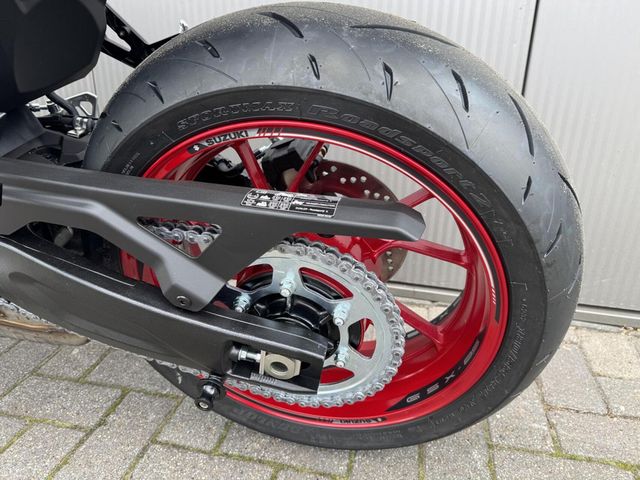 suzuki - gsx-8s