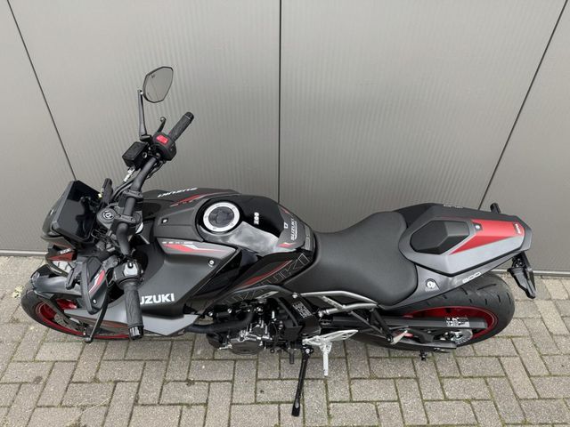 suzuki - gsx-8s
