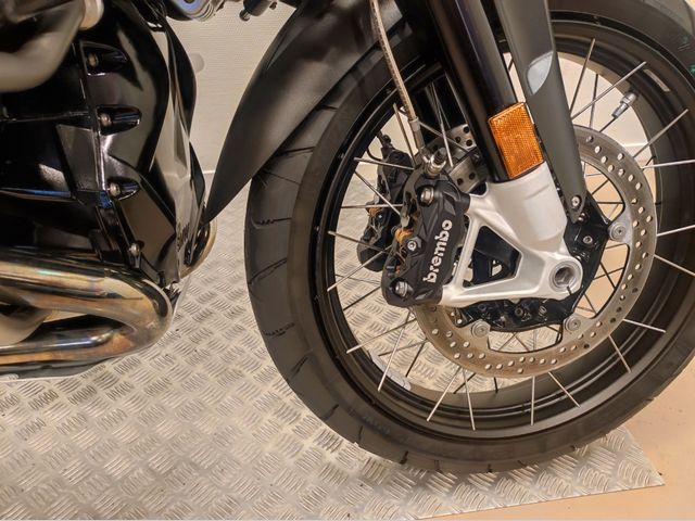 bmw - r-1200-gs-triple-black-edition