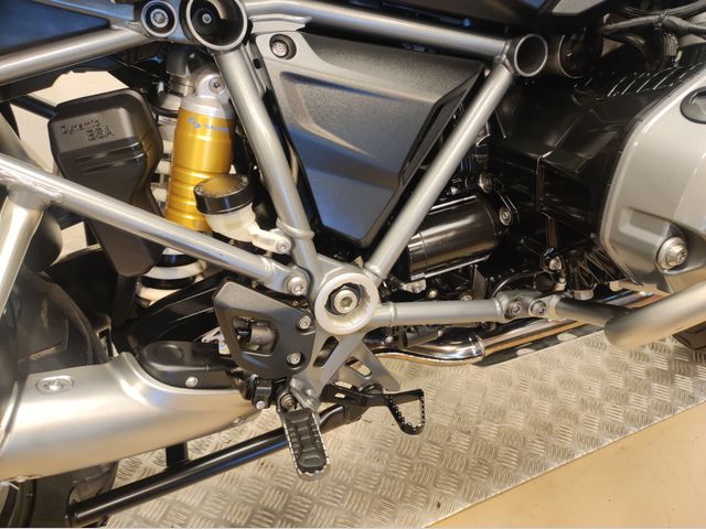 bmw - r-1200-gs-triple-black-edition