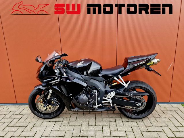 honda - cbr-1000-rr-fireblade