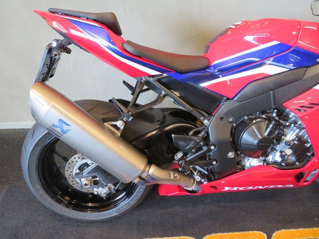 honda - cbr-1000-rr-r-fireblade-sp