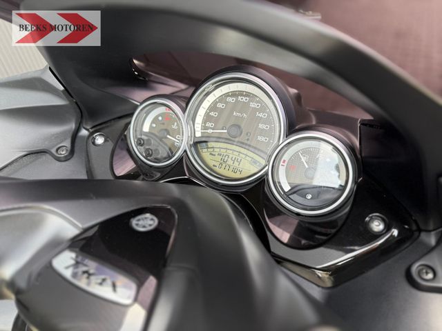 yamaha - tmax-white-max