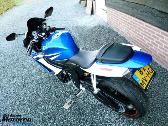 suzuki - gsx-r-750