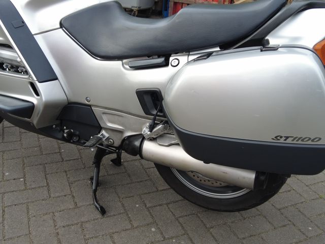 honda - st-1100-pan-european